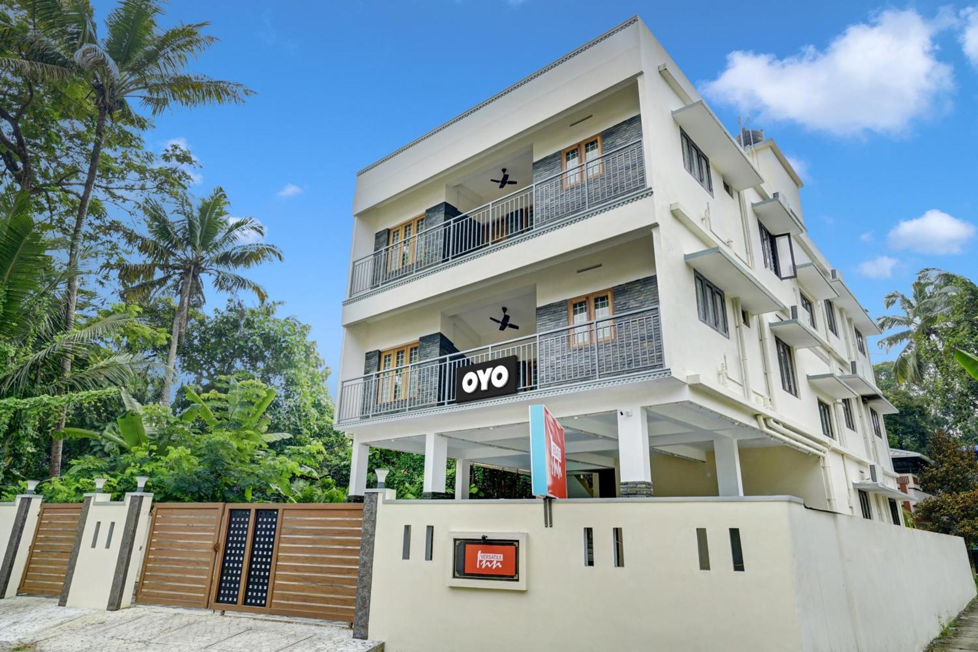 Hotel O Versatile Inn Kochi Exterior photo